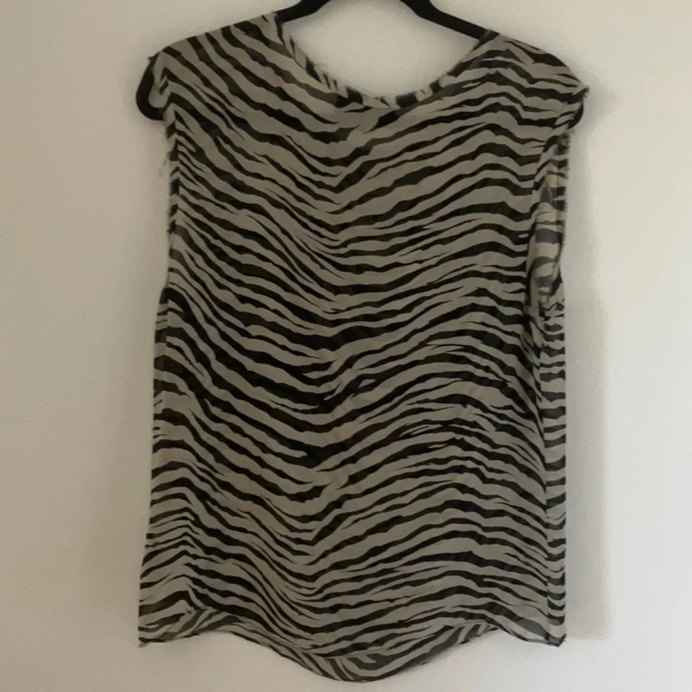 Nili Lotan “ Sadie Tank “ Bengal Tiger Sheer Zebra SILK Top Blouse Black Cream M - Picture 15 of 16